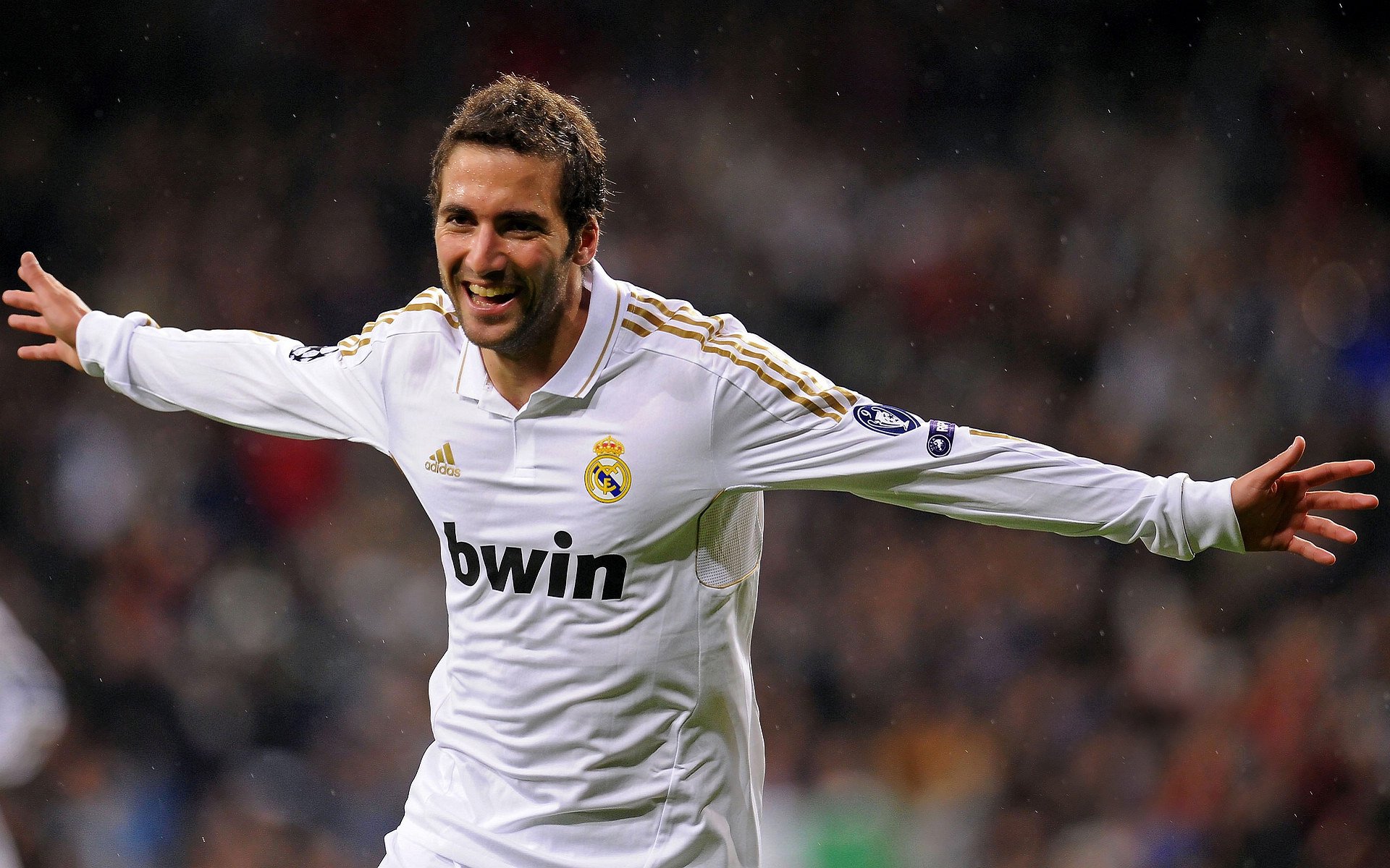 3球5助攻!19岁英格兰天才中场新星横空出世,3大欧洲豪门疯抢,英格兰最有潜力中场